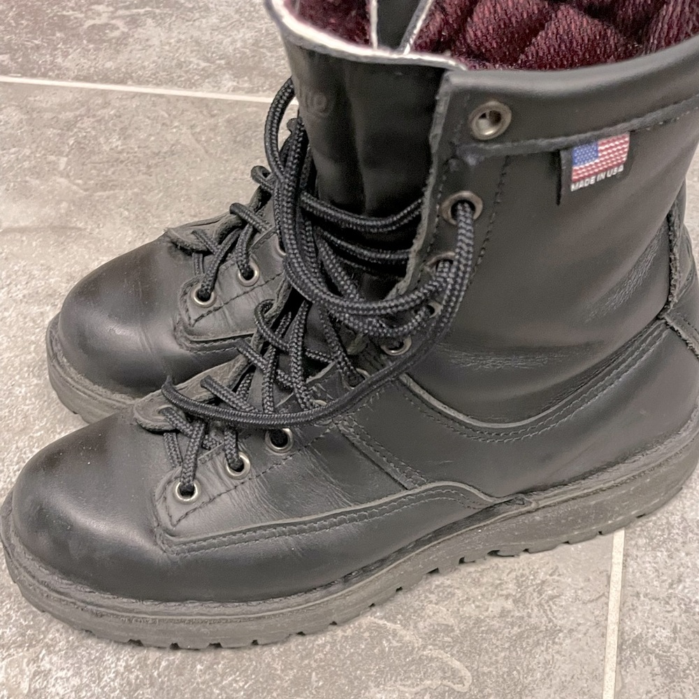 Danner Recon insulated 200 grams excellent condition. Retail for 390